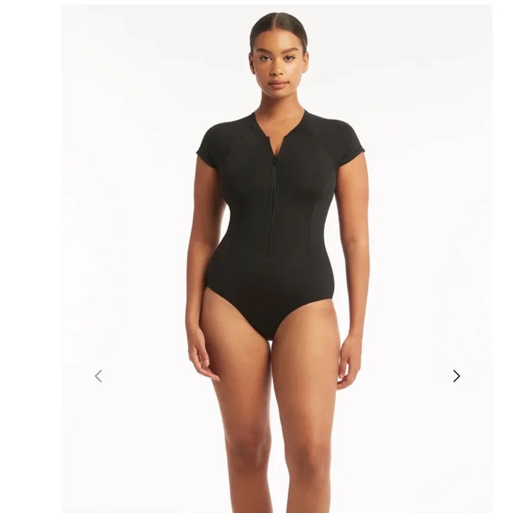 Seafolly Active Front Zip Short Sleeve One Piece Swimsuit Black Womens‎ Size 12